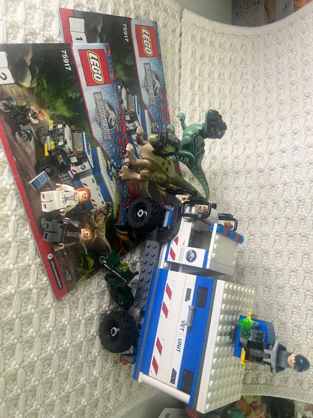 LEGO 75917 Jurassic World Vet Unit Truck with Dinosaurs No Box Complete Set RARE